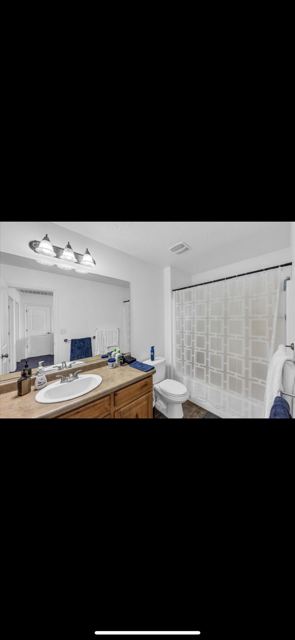Building Photo - 1277 W Las Hurdes Dr