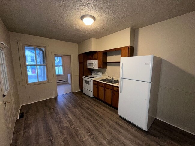 Building Photo - 3 Bedroom Home in Lebanon City