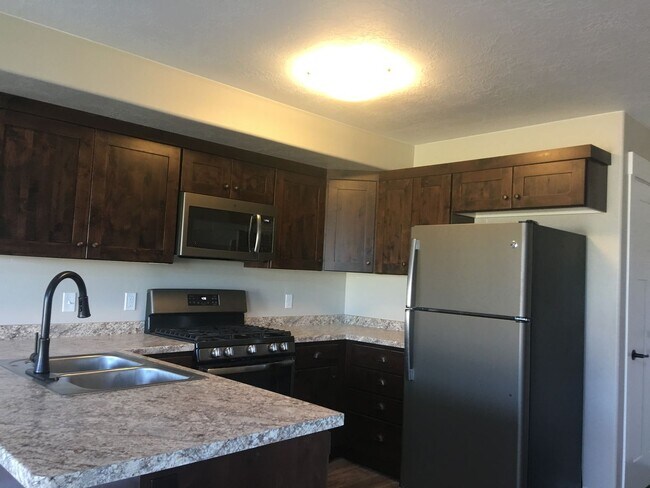 Building Photo - Charming 3-Bedroom Home with 2-Car Garage