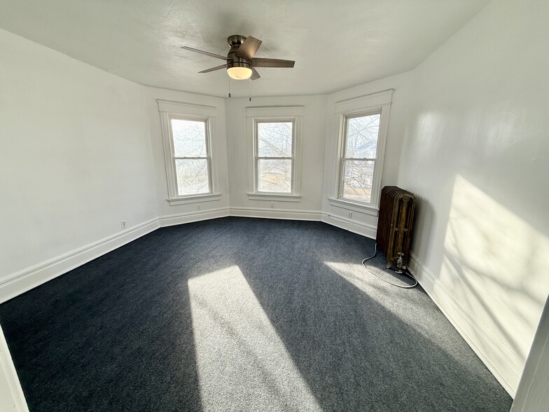 Building Photo - 304 N Williams St