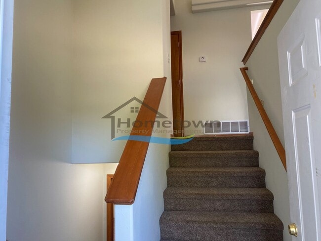 Building Photo - Beautiful 4-Bed, 2-Bath Home on a Corner L...