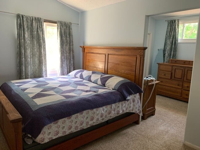 Building Photo - Home For Rent in Papillion