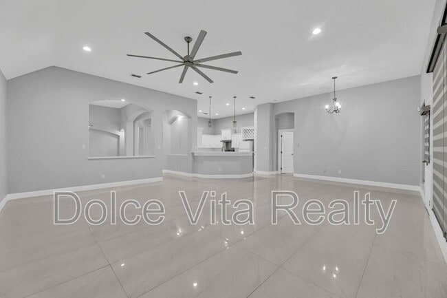 Building Photo - 10613 N 24th St