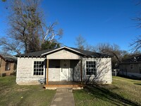 Building Photo - North Waco 2/1