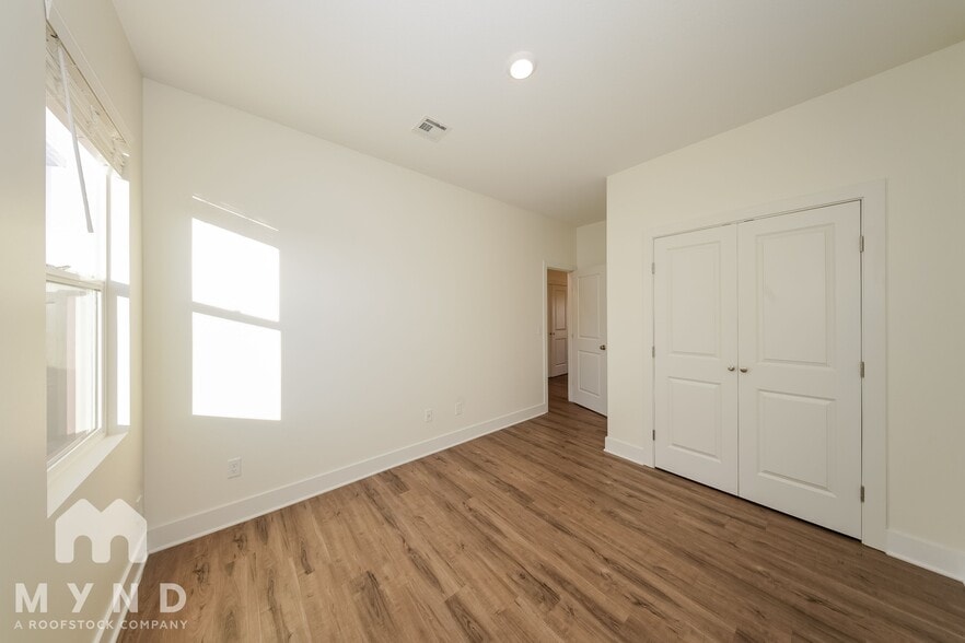 Building Photo - 5764 E Bristol Cir