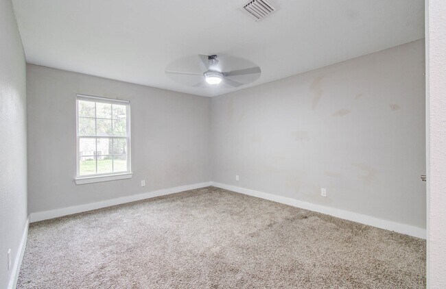 Building Photo - 536 Robert E Lee Dr