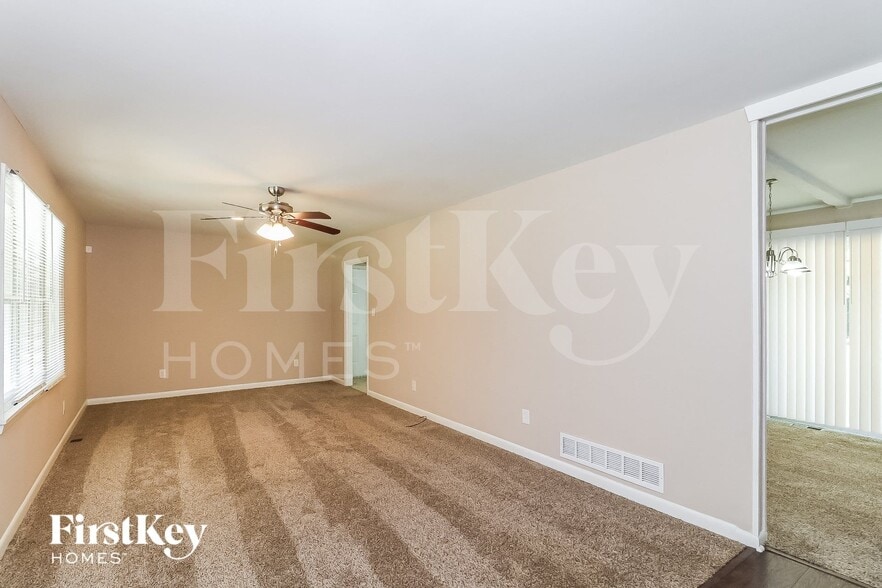 Building Photo - 2932 Tiffany Dr SW