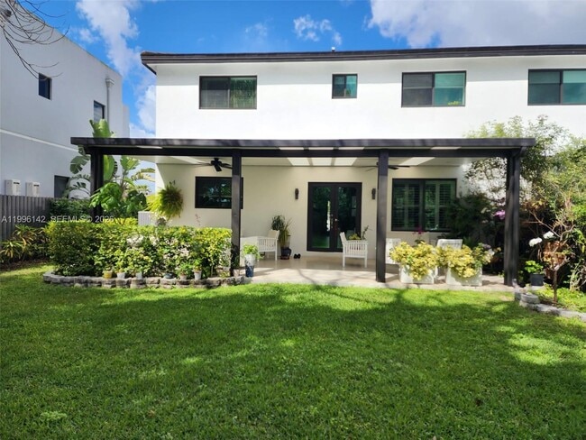 Building Photo - 1411 SW 66th Ave