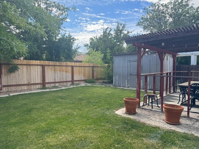 Building Photo - 2460 Brookside Way