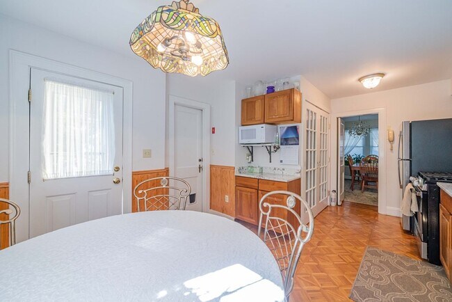 Building Photo - 22 Crescent Hill Ave