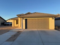 Building Photo - Semi New Three Bedroom Home - Casa de 3 Re...