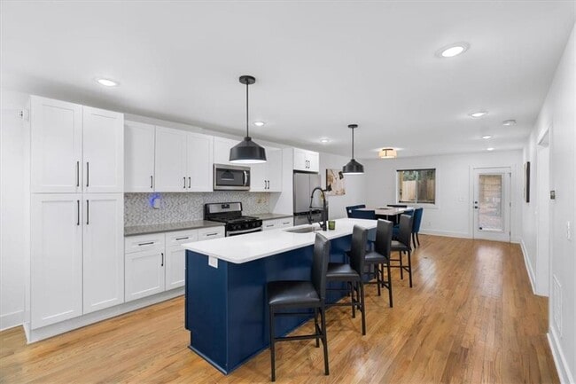 Building Photo - 1846 Rogers Ave SW