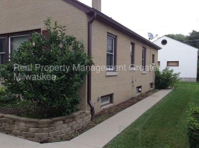 Building Photo - 4032 N 92nd St
