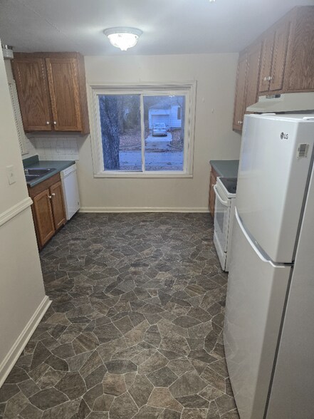 Building Photo - 30 Stanwood Dr