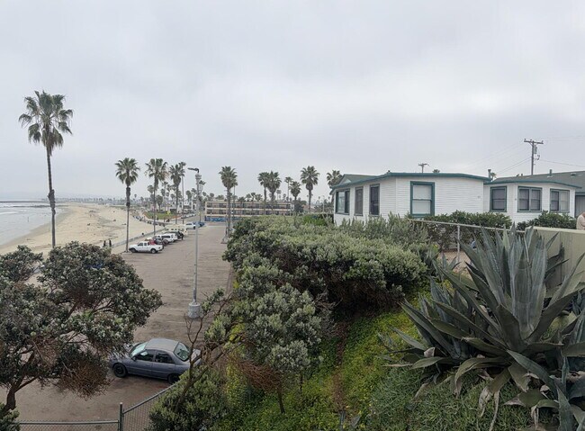 Building Photo - !!! OPEN HOUSE !!! - Sunday 4/12 - 2:00pm to 7:00pm