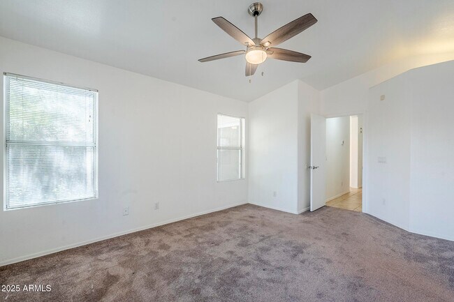 Building Photo - 1312 W Park Ave