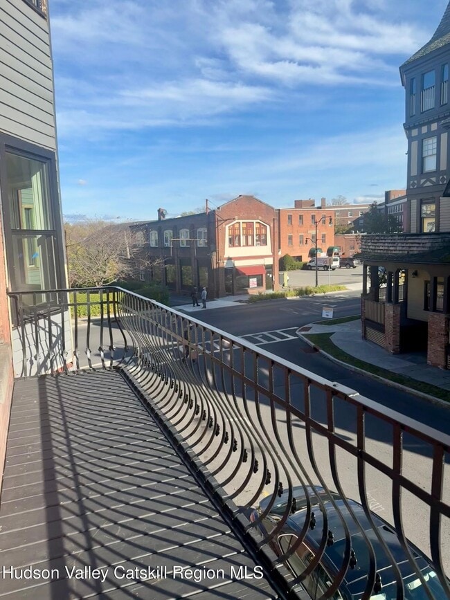 Building Photo - 1 Main St