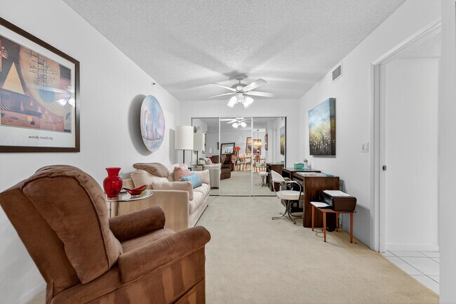 Building Photo - 14095 Royal Vista Dr