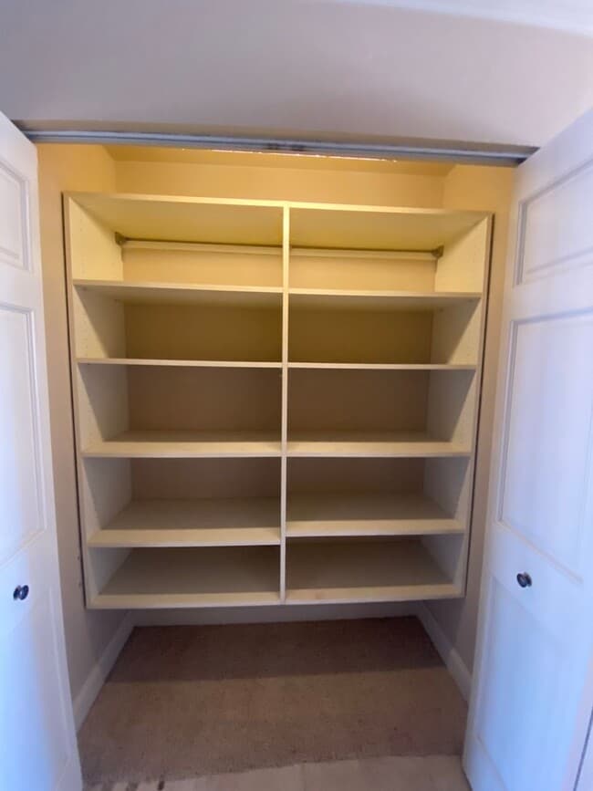 Building Photo - Class and Style! 3 Bed, 2 Bath South Hill ...