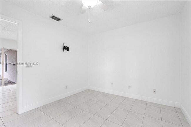Building Photo - 3749 SW Kasin St