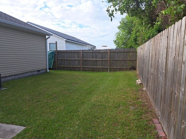 Building Photo - 7325 Claudia's Way