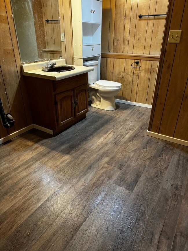 Building Photo - 2213 Crary St