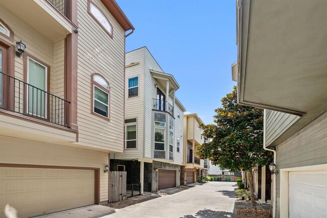 Building Photo - 2014 Sabine St