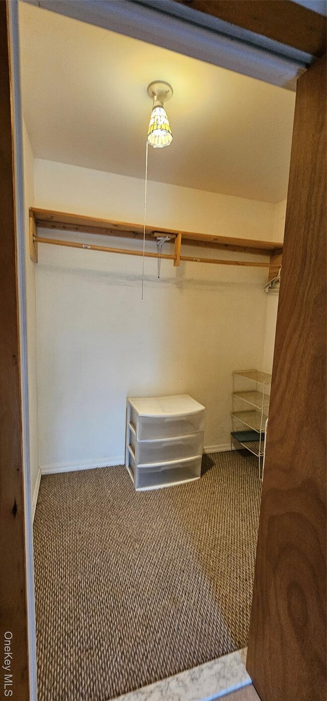 Building Photo - 18 Lake Ridge Rd