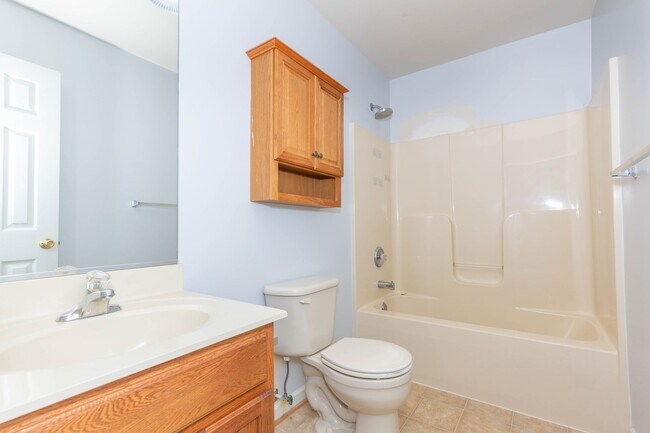 Building Photo - 3 Bed, 2.5 Bath in Martinsburg