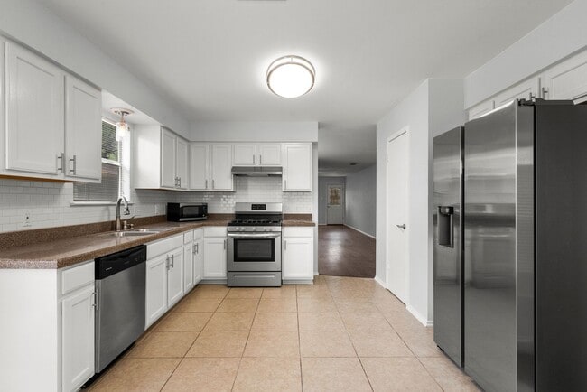 Building Photo - 10410 Cayuse Cove