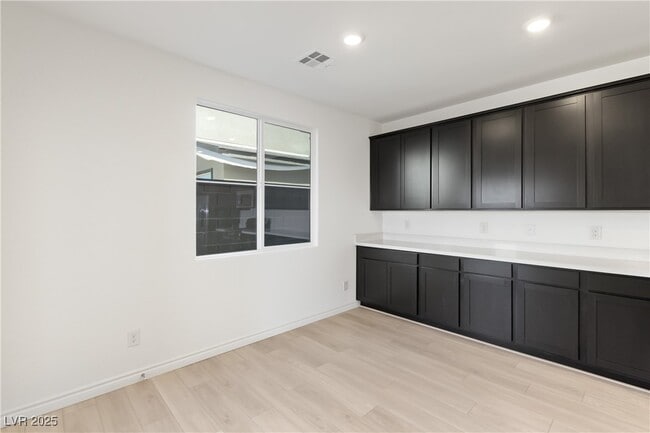 Building Photo - 2502 Vittora Pointe St