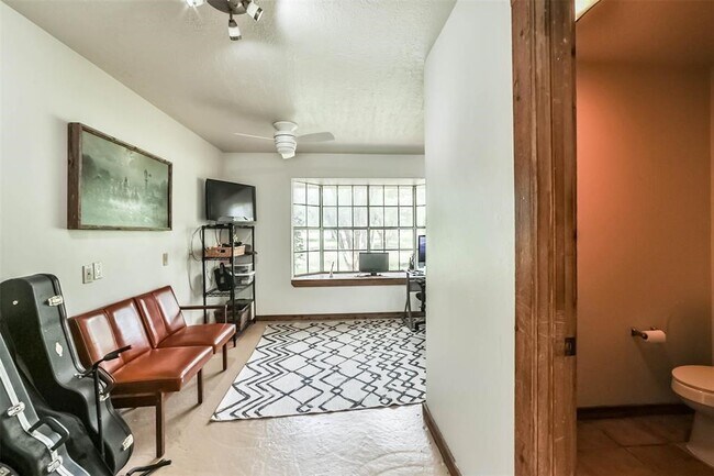 Building Photo - 6911 Sprigg St