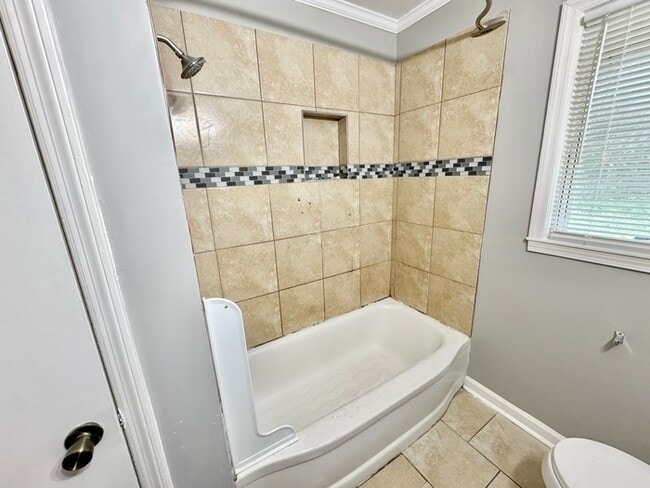 Building Photo - 4914 Childs Dr