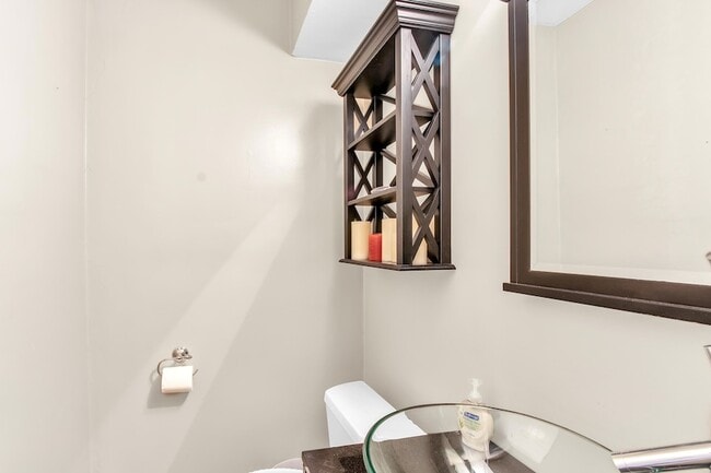 Building Photo - 16345 Pollyanna St