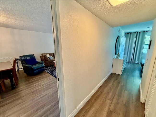 Building Photo - 2707 Nassau Bend