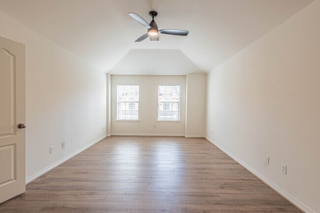 Building Photo - 8117 Silverton Creek Ln