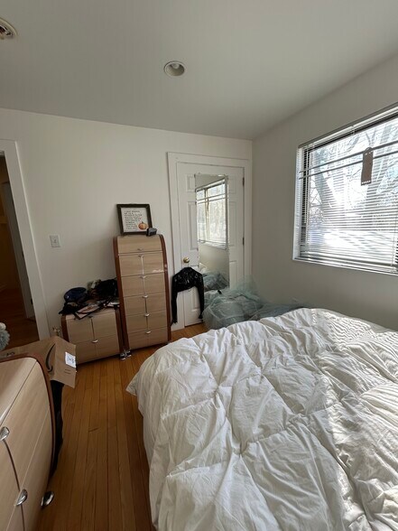 Building Photo - 22 Broadlawn Park