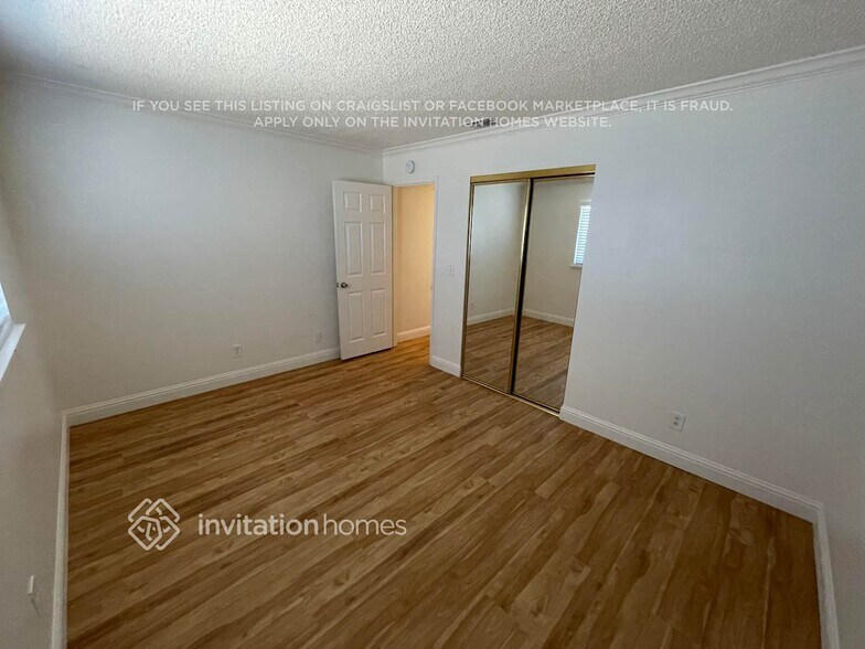 Building Photo - 14455 E Juniper Ave