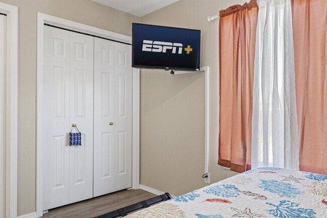 Building Photo - 7302 Bay Meadows Dr