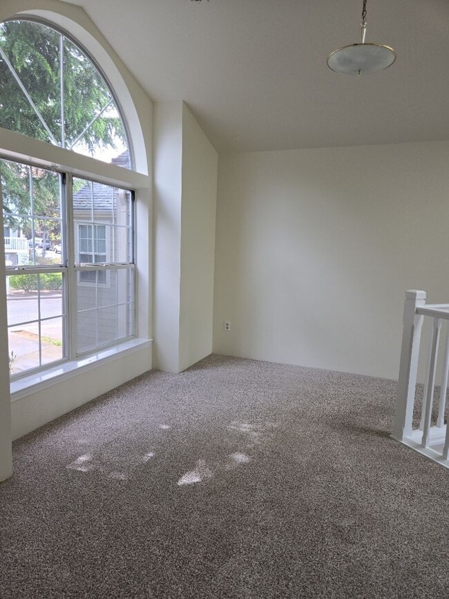 Building Photo - Charming 3-Bedroom, 2-Bath Townhouse for Rent in Ashland!