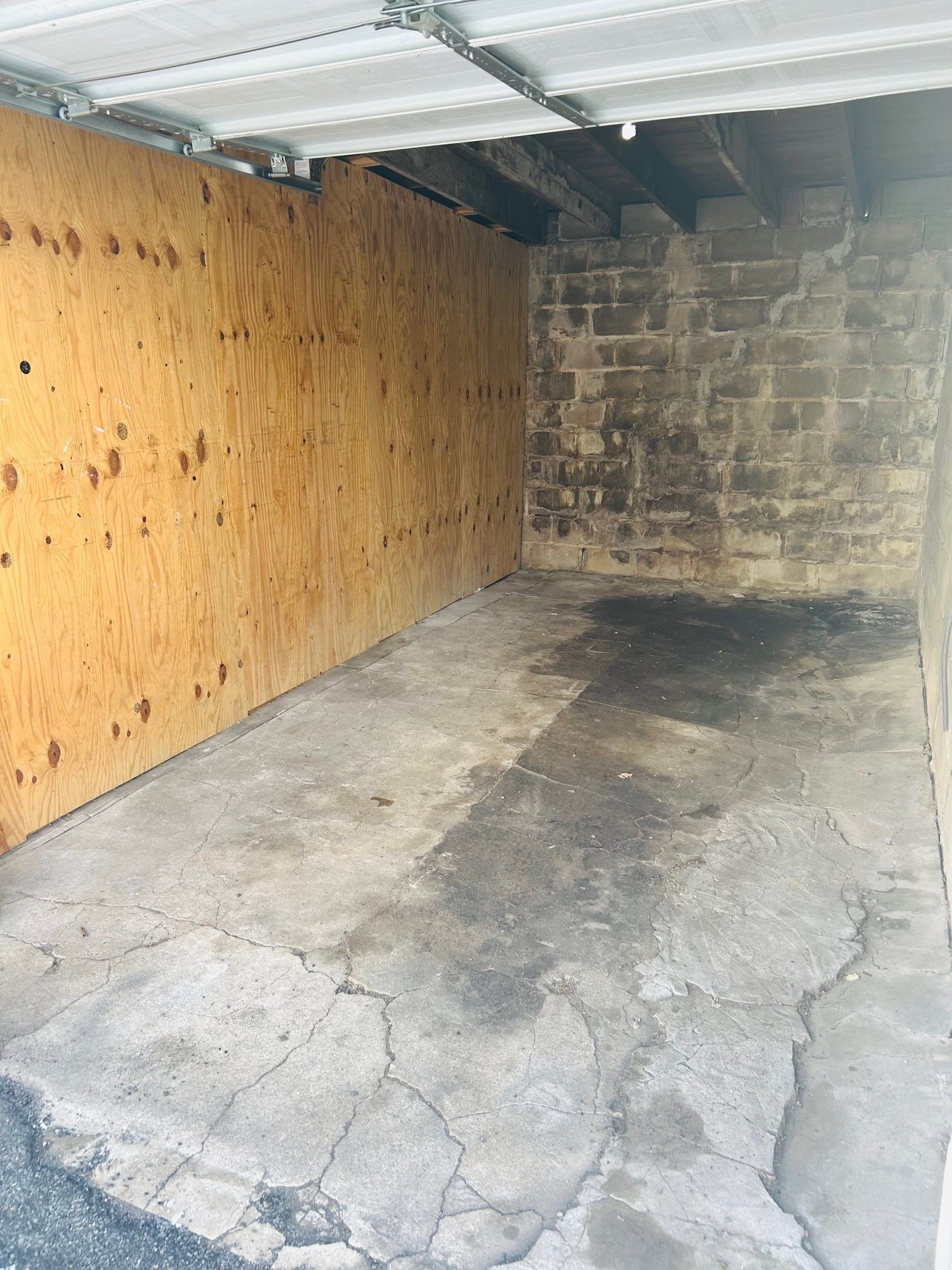 Building Photo - 532 Valley Rd