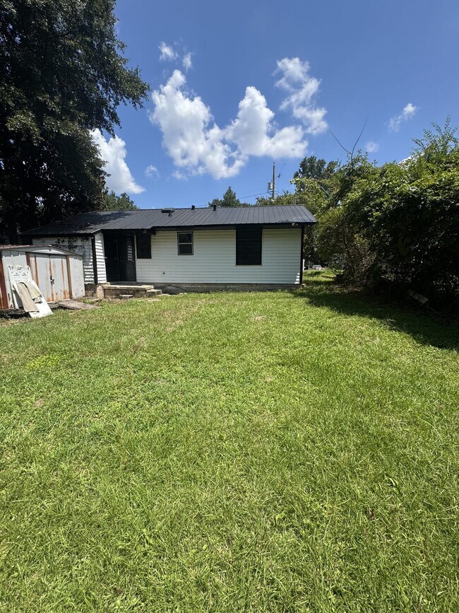 Building Photo - 3935 Spencer Cir