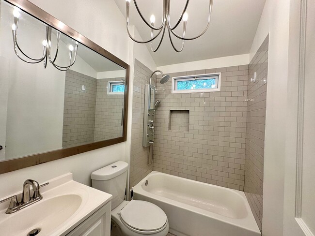 Building Photo - 1715 Luton St