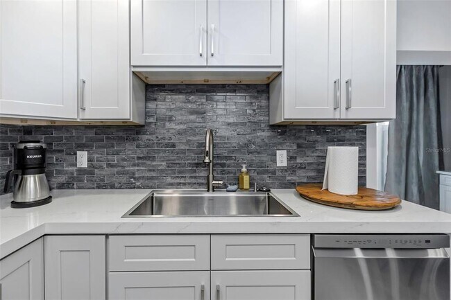 Building Photo - 2630 St Joseph Dr W