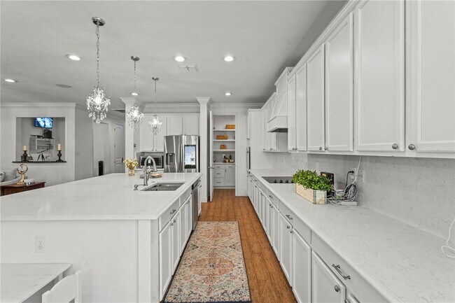 Building Photo - 8434 Chilton Dr