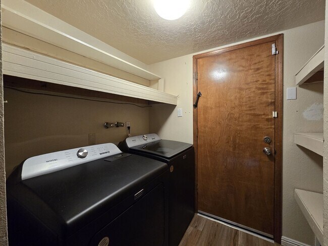 Building Photo - 2984 Corte Ojo De Agua