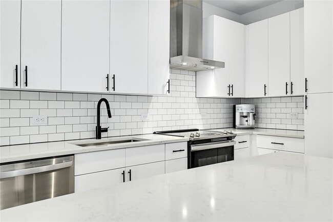 Building Photo - 3101 Govalle Ave