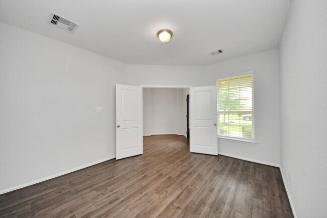 Building Photo - 2326 Kelson Cove Dr