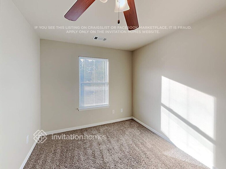 Building Photo - 117 Rockefeller Ln