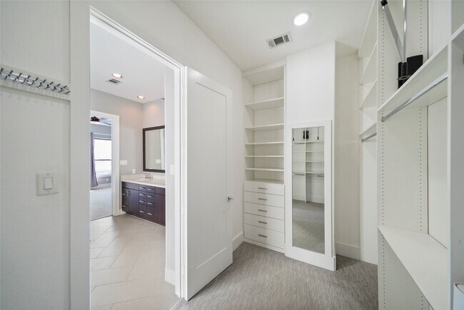 Building Photo - 4123 Eigel St